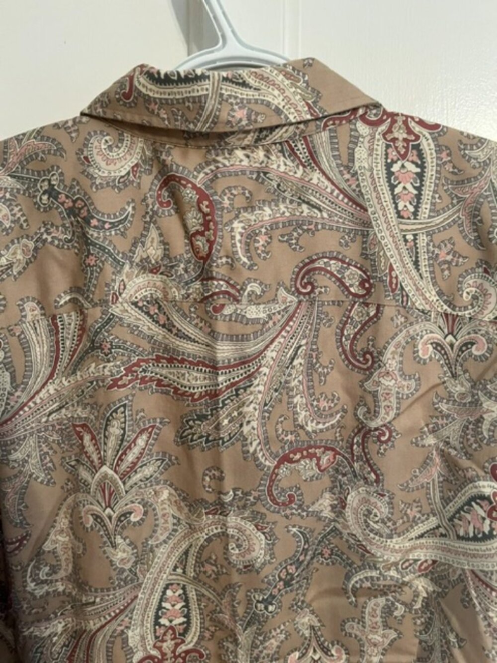 CHAPS TAN PAISLEY SHIRT, 2X, BUTTON FRONT, LS; EXCELLENT - Picture 5 of 5